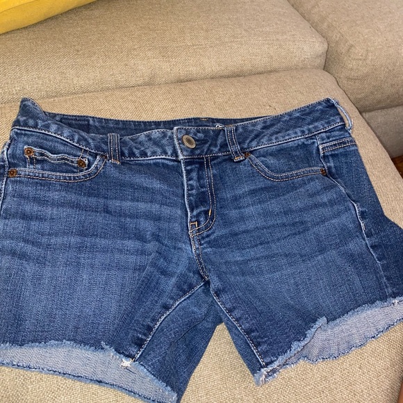 Amercian Eagle Jean shorts, Size 6 - Picture 4 of 5